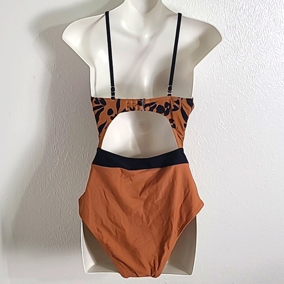 Cupshe Brown/Black Swimsuit, Criss-Cross Neckline,Cutouts, Size Medium, NWT - Picture 6 of 9